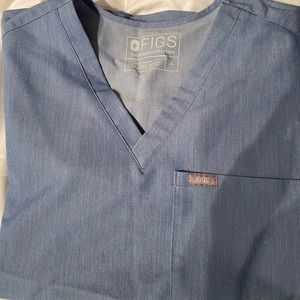 Figs scrub top size S